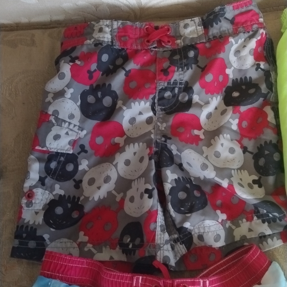 3 pair of little boys swimming trunks 3T and 4T - Picture 3 of 4